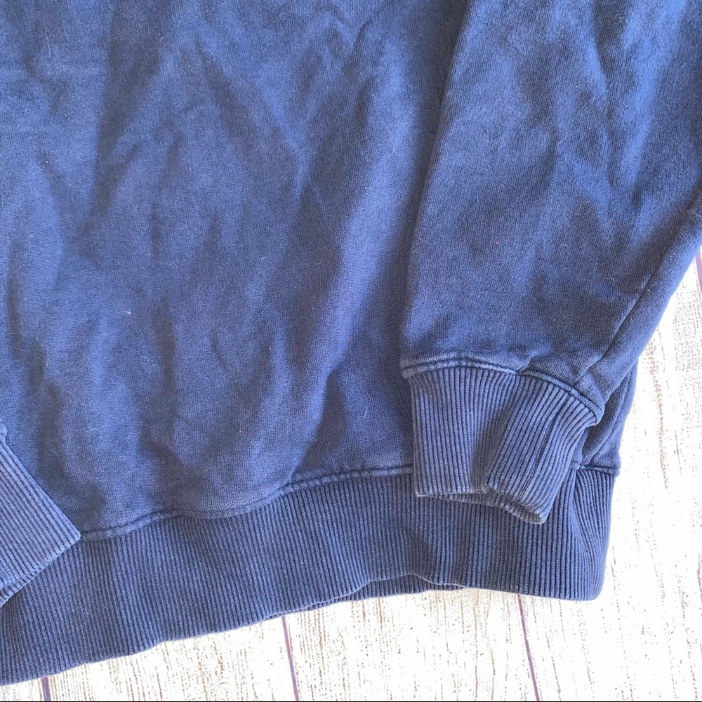 Guess Crewneck Sweatshirt Small - Picture 4 of 9
